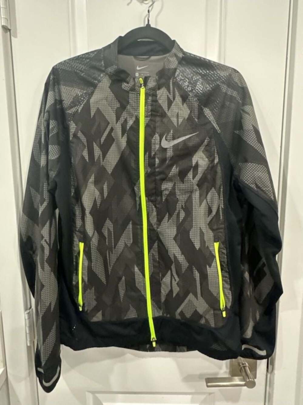 Nike Trail Men's Printed Full-Zip Packable Running Jacket